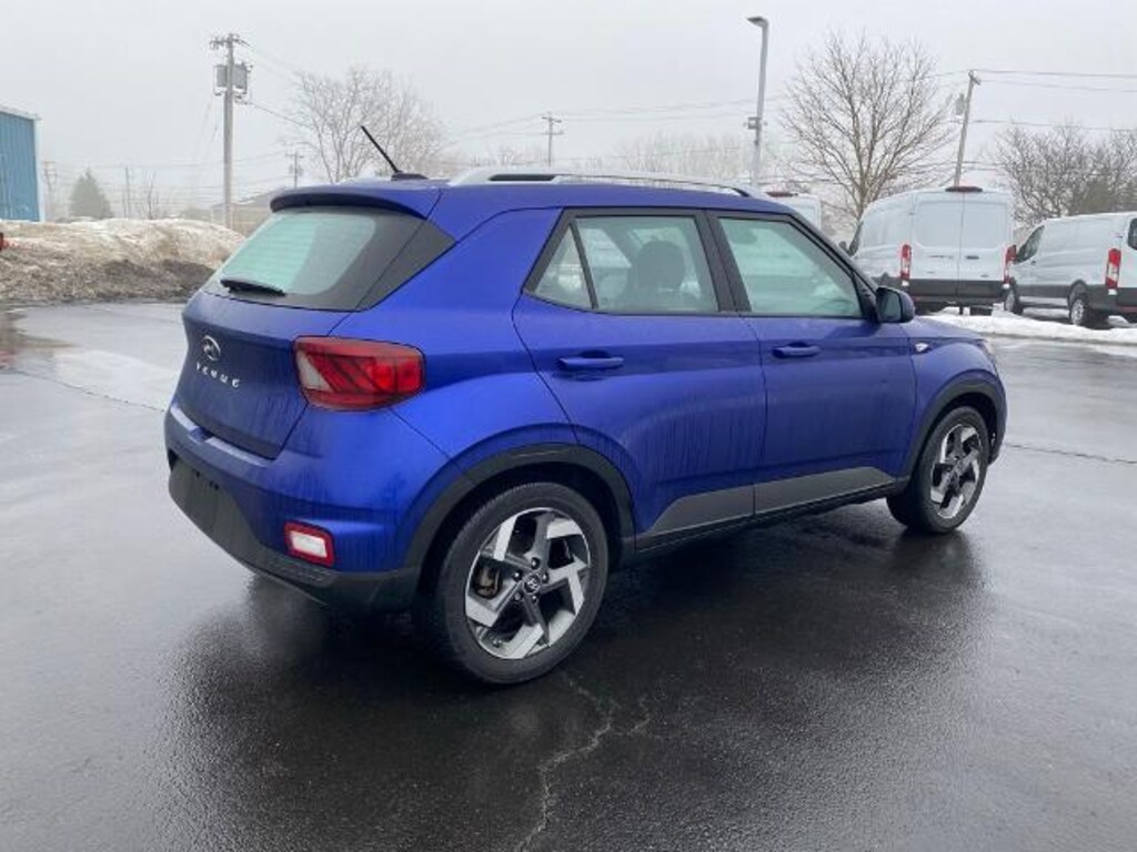 Used 2023 Hyundai Venue Limited SUV