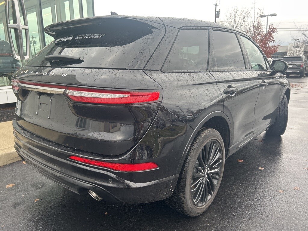 2025 Lincoln Corsair Premiere photo 2