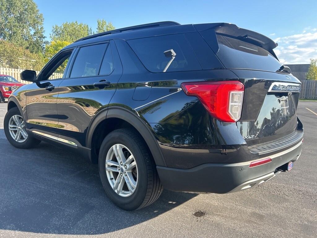 2022 Ford Explorer XLT photo 3