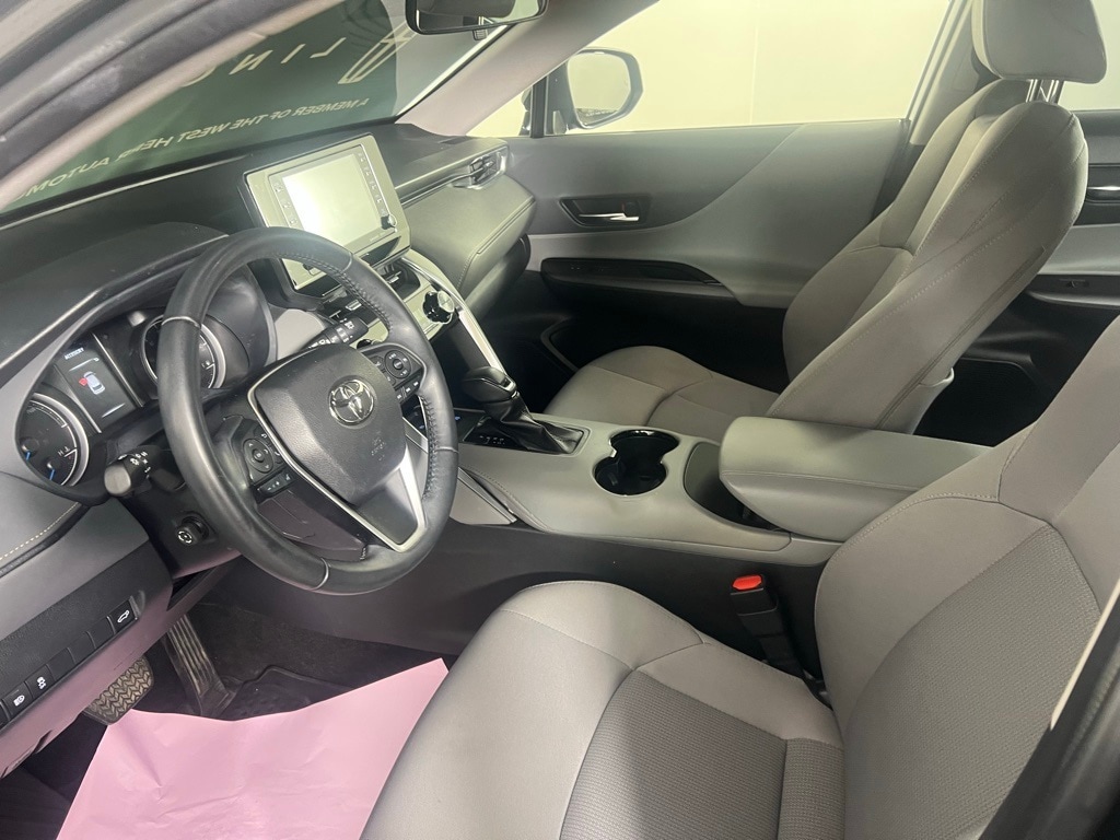 Used 2022 Toyota Venza LE with VIN JTEAAAAH7NJ087551 for sale in Getzville, NY