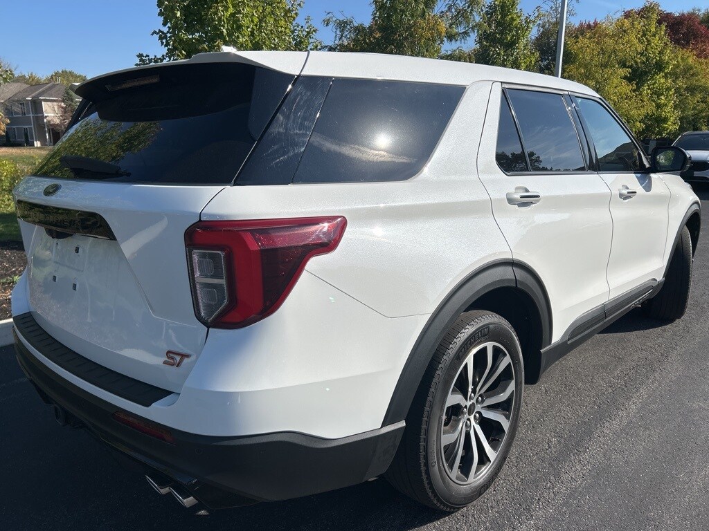 2022 Ford Explorer ST photo 3