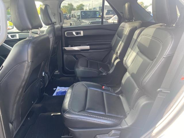 2021 Ford Explorer XLT photo 2