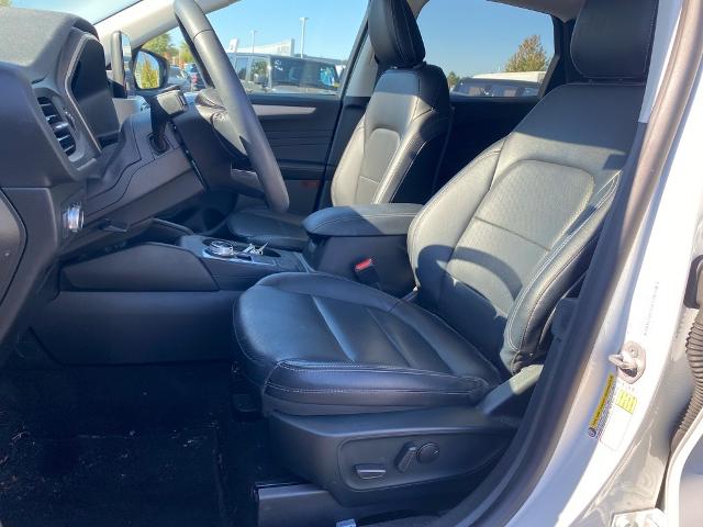 2022 Ford Escape SEL photo 2