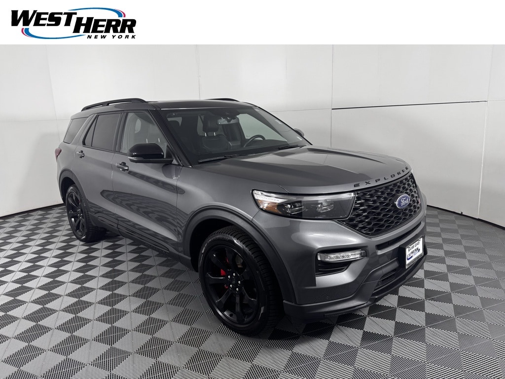 2023 Ford Explorer ST's photo