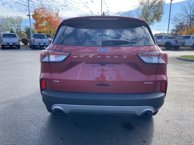 2022 Ford Escape SE photo 2