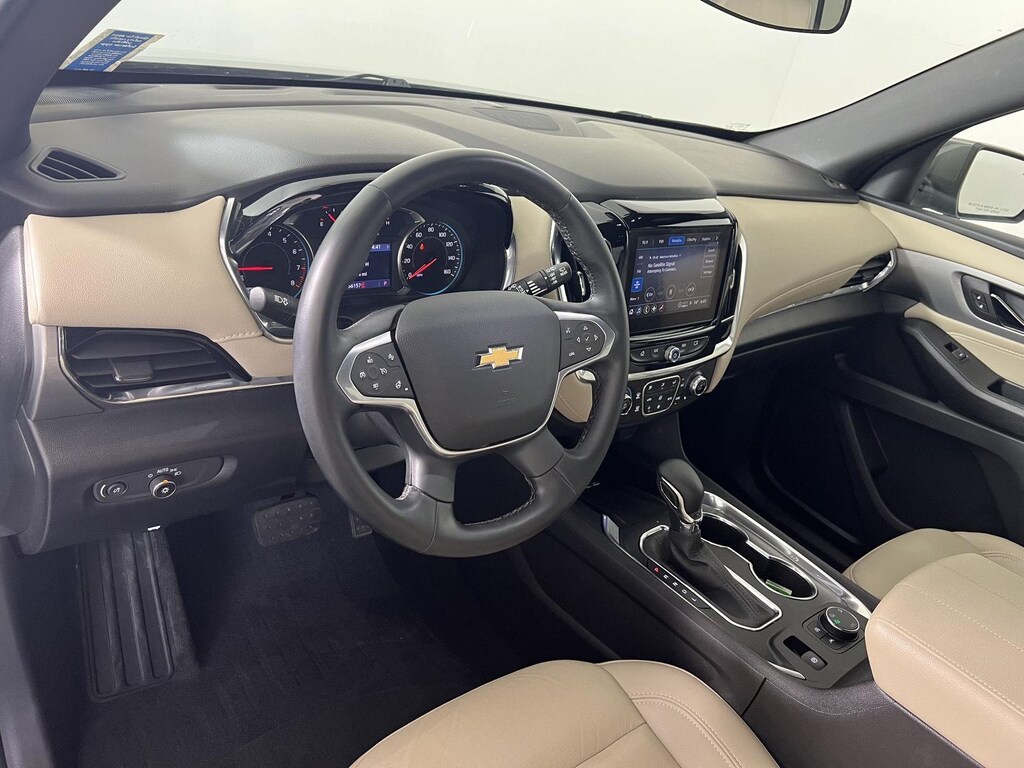 Used 2023 Chevrolet Traverse LT Leather SUV