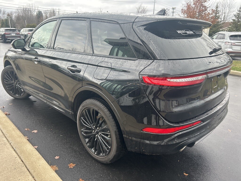 2025 Lincoln Corsair Premiere photo 3