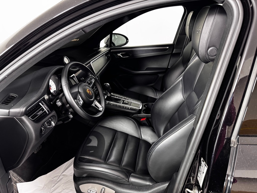 Used 2021 Porsche Macan GTS with VIN WP1AG2A53MLB52864 for sale in Getzville, NY