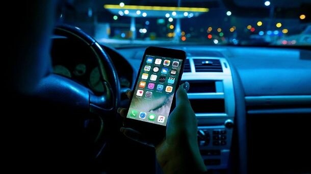 iPhone car (s).jpg