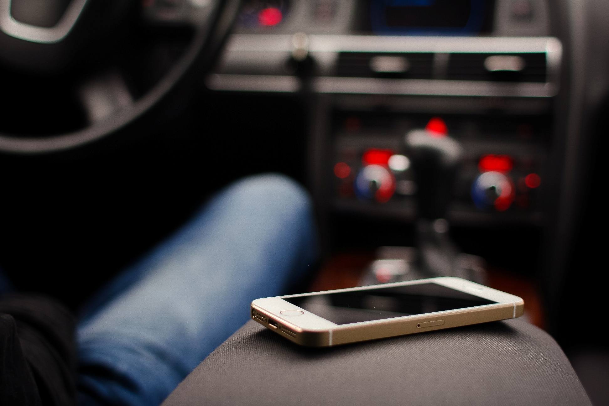 cell-phone-car.jpg