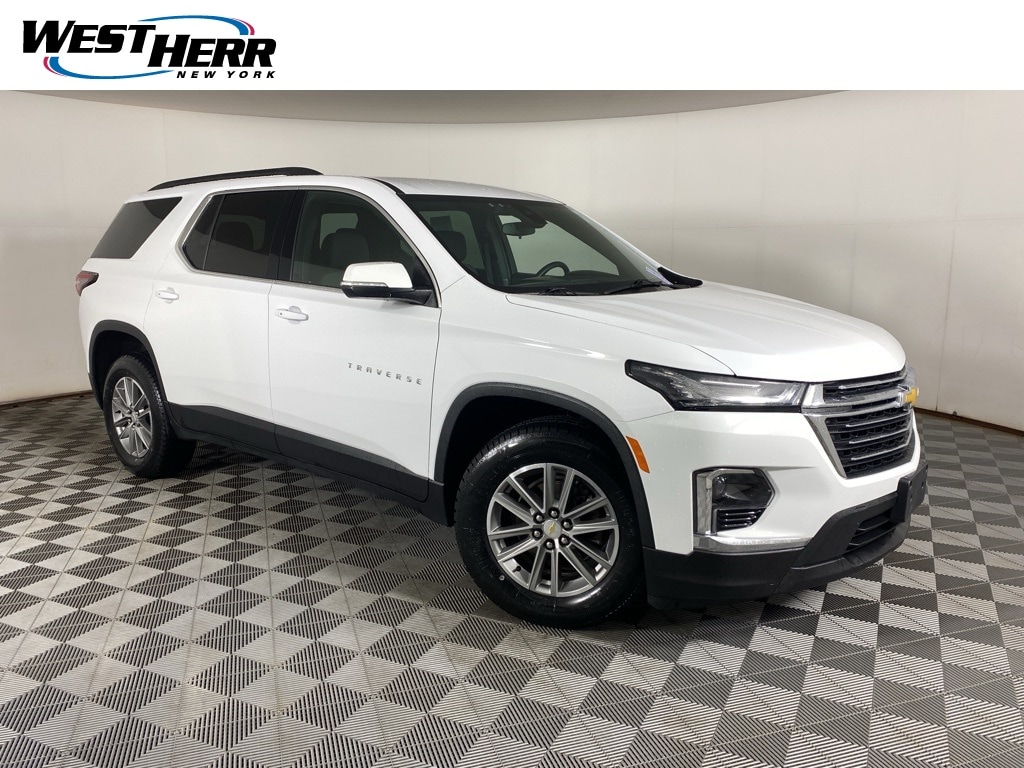 Used 2023 Chevrolet Traverse LT SUV