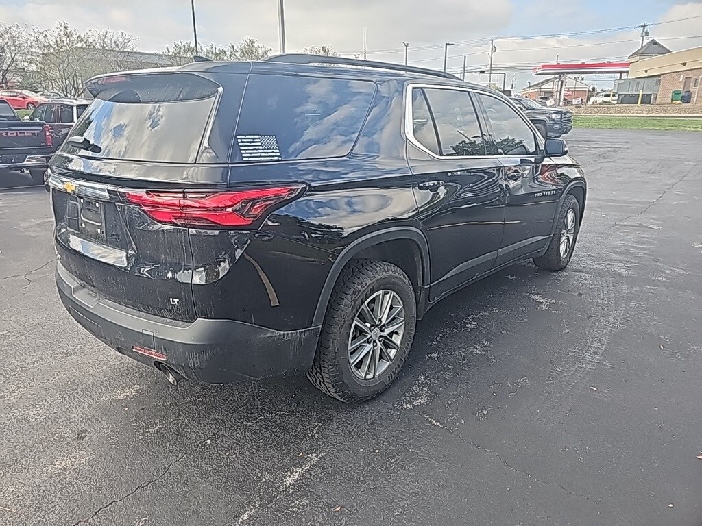 2023 Chevrolet Traverse Cloth 1LT photo 2