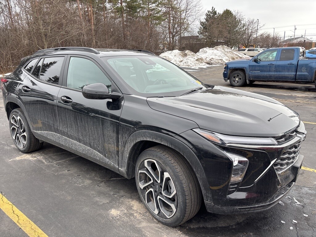 Used 2024 Chevrolet Trax 2RS SUV
