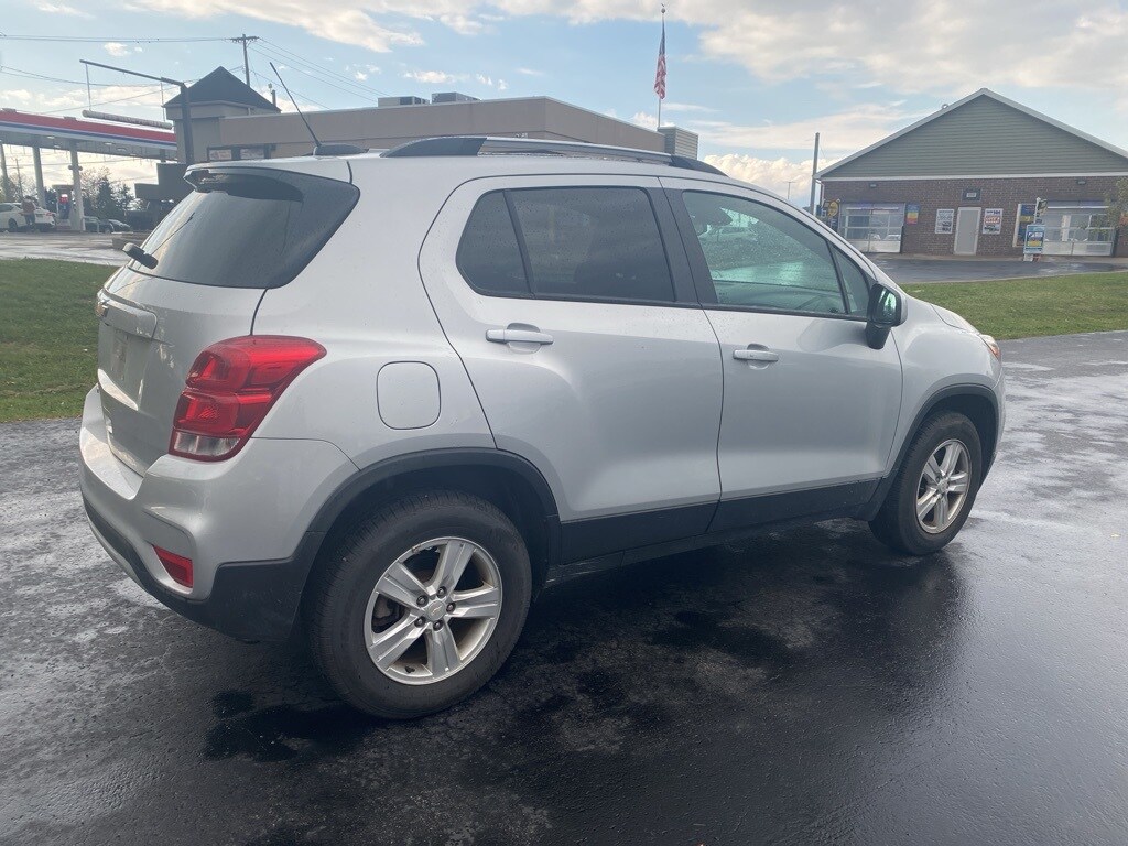 2022 Chevrolet Trax LT photo 3