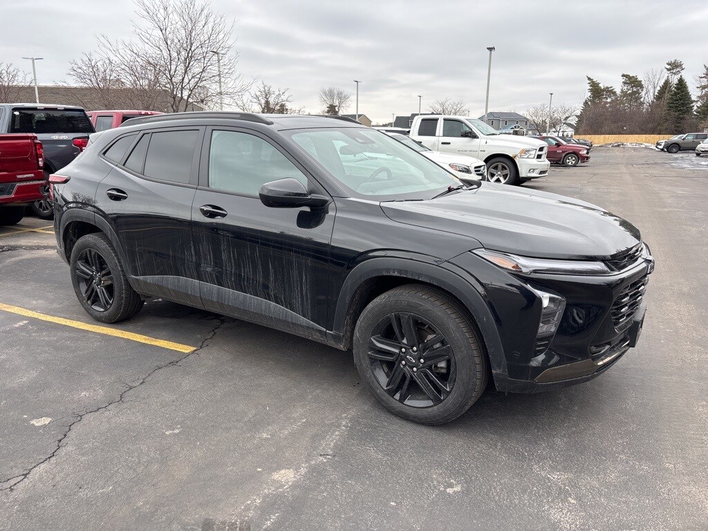 Used 2024 Chevrolet Trax Activ SUV