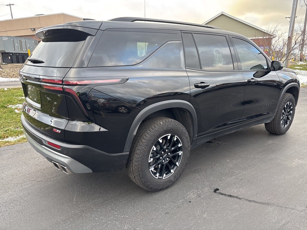Used 2025 Chevrolet Traverse Z71 SUV