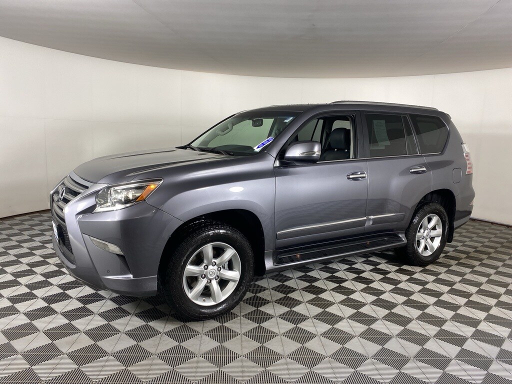 2017 Lexus GX 460 photo 3