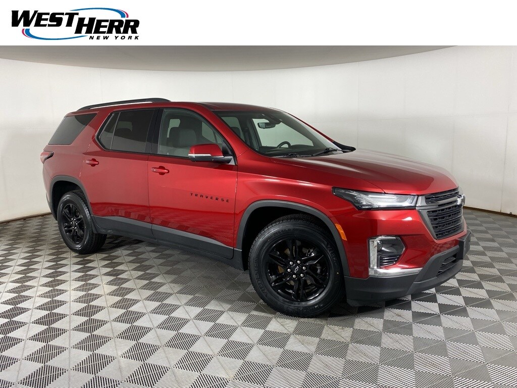 Used 2023 Chevrolet Traverse LT SUV