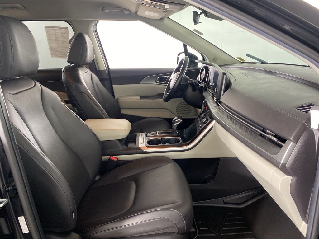 2022 Kia Carnival 25
