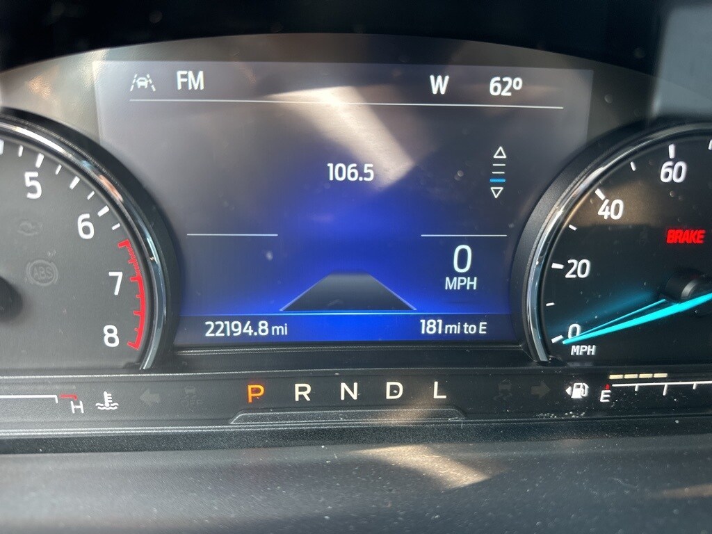 2023 Ford Explorer XLT photo 3