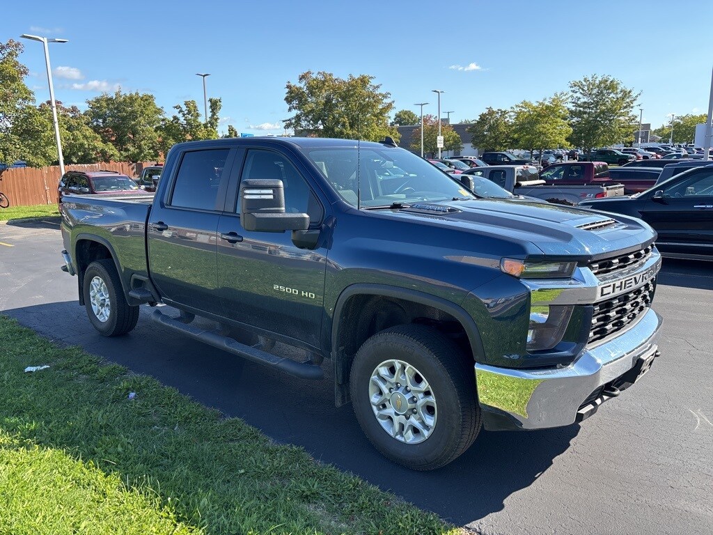 2023 Chevrolet Silverado 2500HD LT photo 2