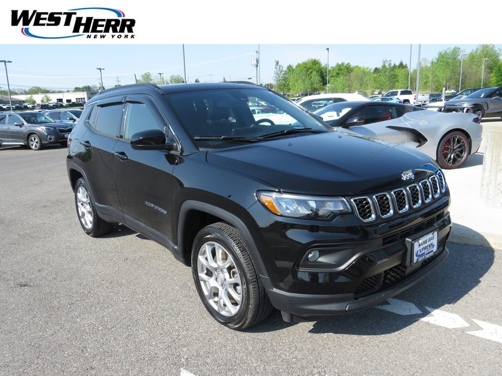 2024 Jeep Compass Latitude Lux 4X4's photo