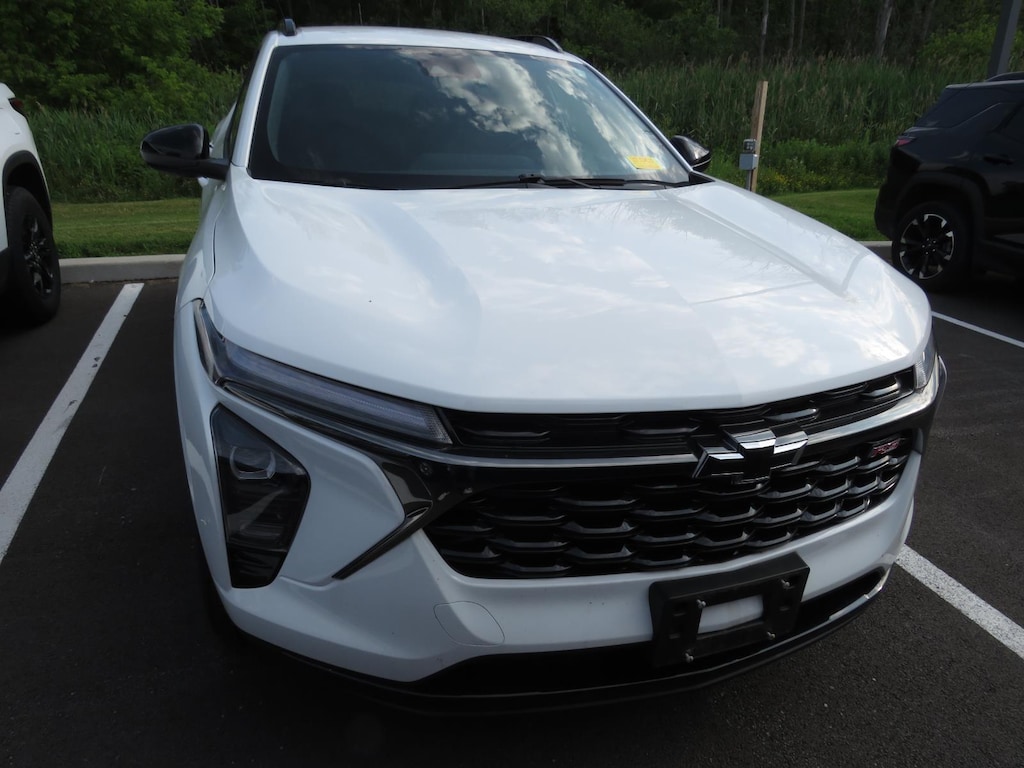 Used 2025 Chevrolet Trax 2RS SUV