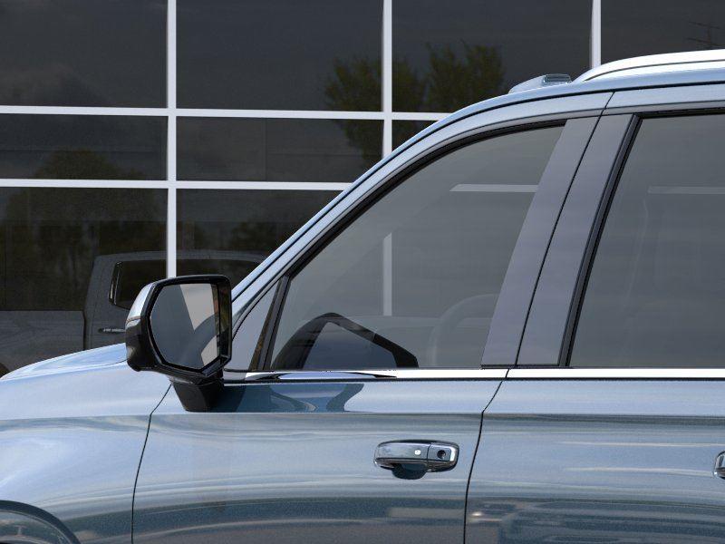 2025 Chevrolet Suburban Premier - Photo 12