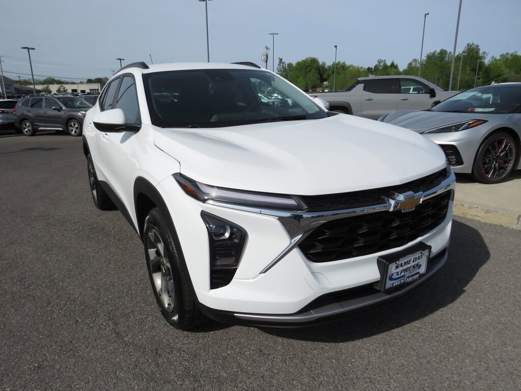 Used 2024 Chevrolet Trax LT SUV