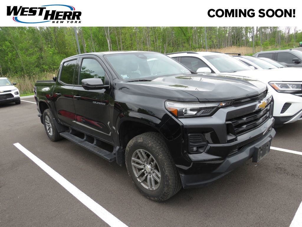 2023 Chevrolet Colorado 4WD LT Crew Cab Short Box's photo