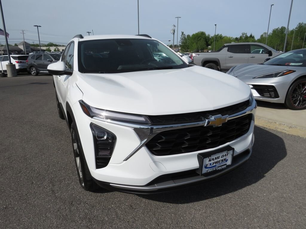 Used 2024 Chevrolet Trax LT SUV