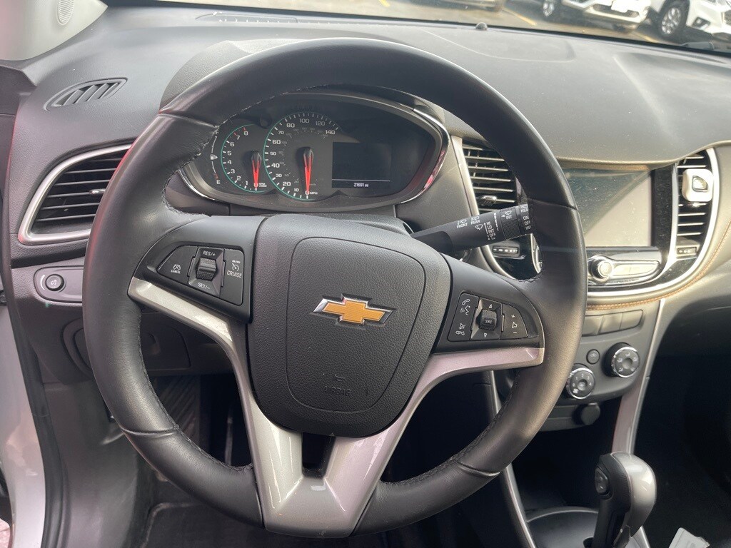 2019 Chevrolet Trax LT photo 2