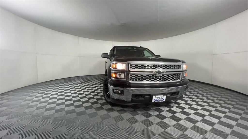 2014 Chevrolet Silverado 1500 LT photo 2