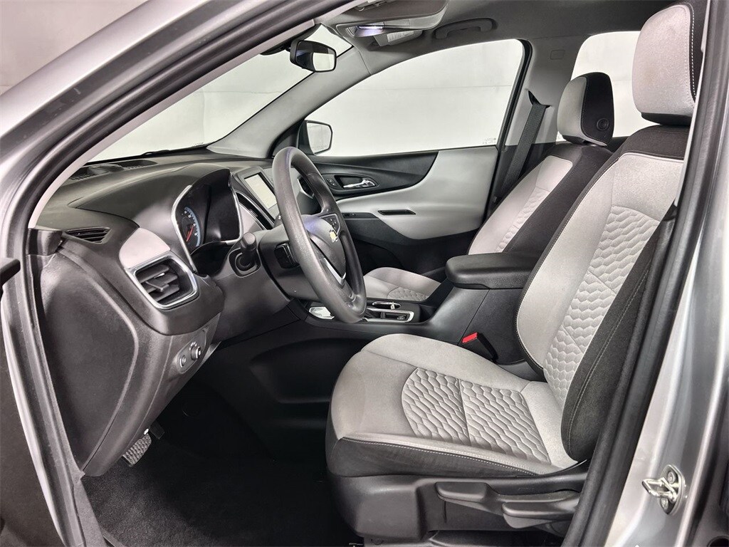 2019 Chevrolet Equinox LS photo 3