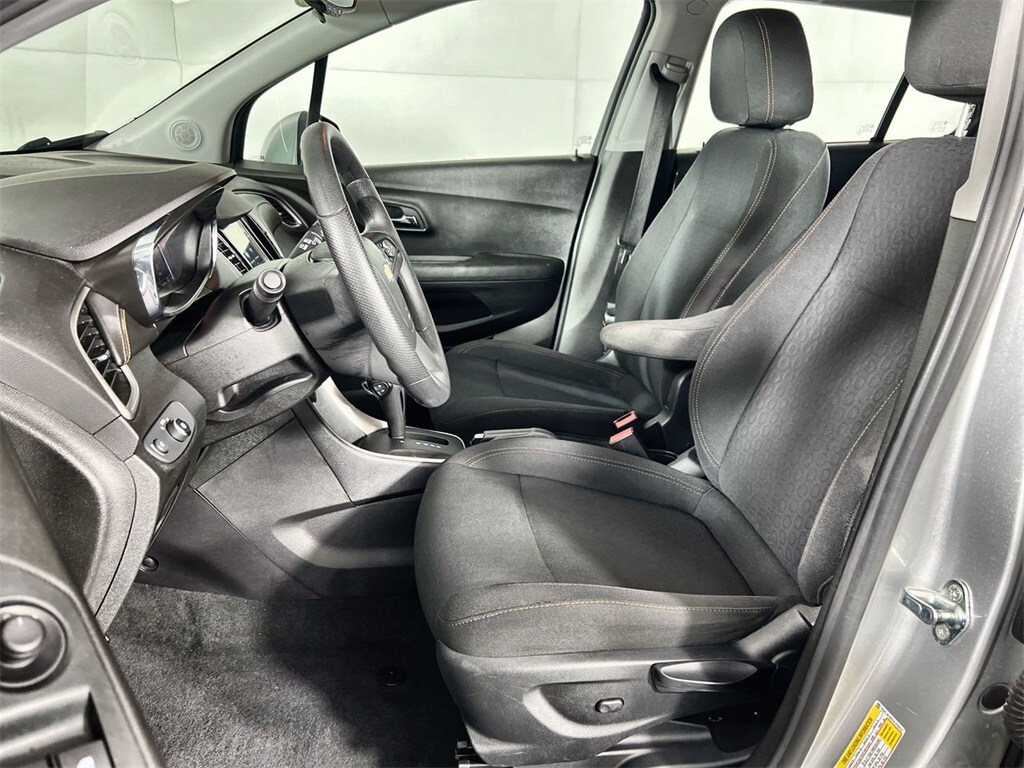 2018 Chevrolet Trax LS photo 3