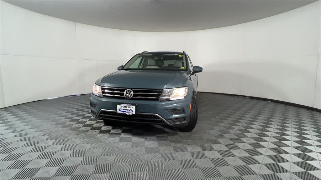 2020 Volkswagen Tiguan SE photo 3