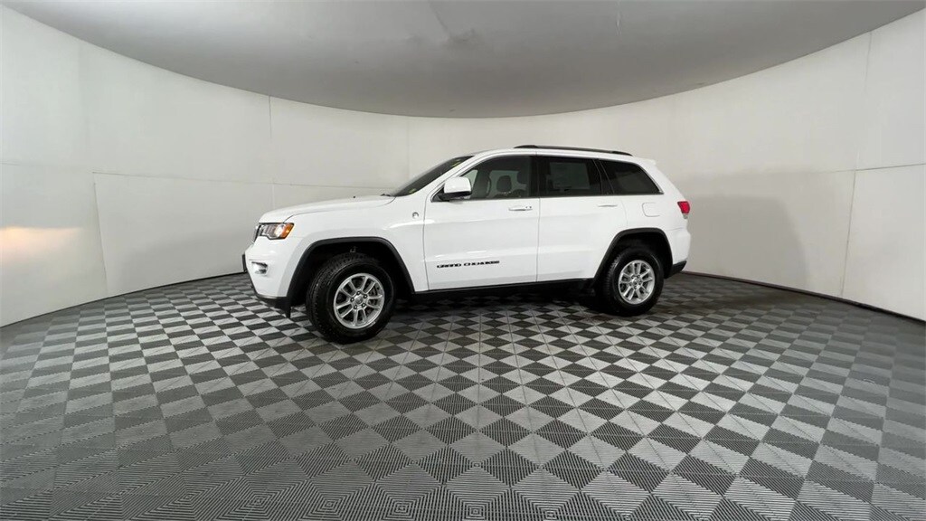 2019 Jeep Grand Cherokee Laredo photo 3