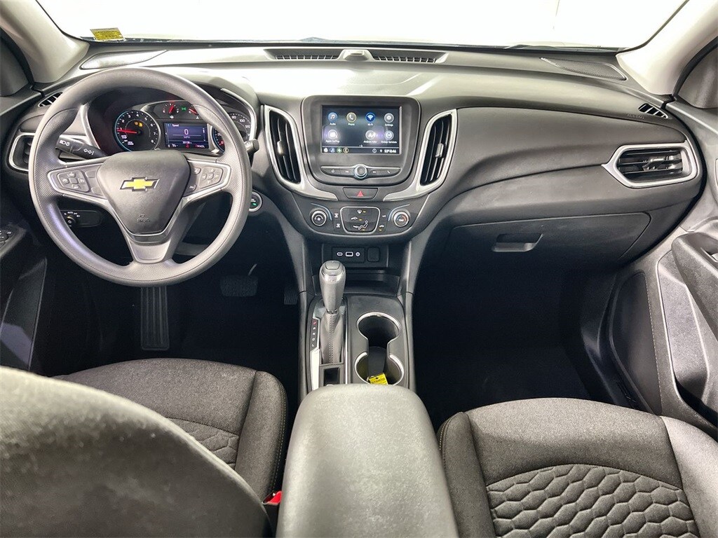 2019 Chevrolet Equinox LT photo 2
