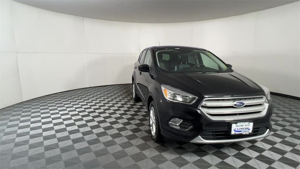 2019 Ford Escape SE photo 3