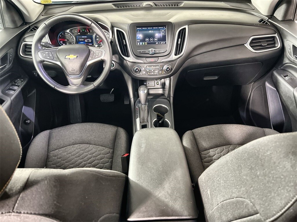 2019 Chevrolet Equinox LT photo 2