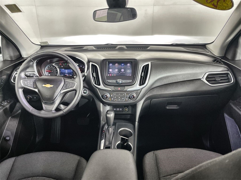 2020 Chevrolet Equinox LT photo 2