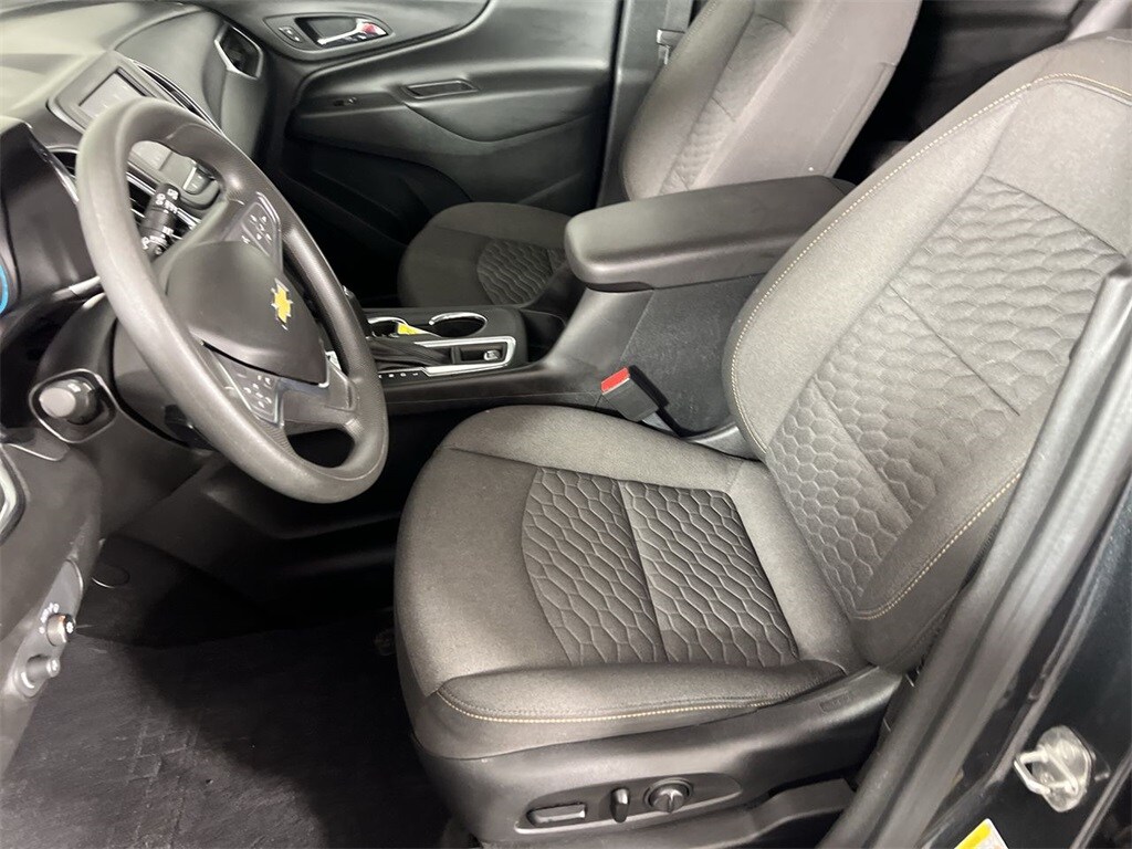 2020 Chevrolet Equinox LT photo 3