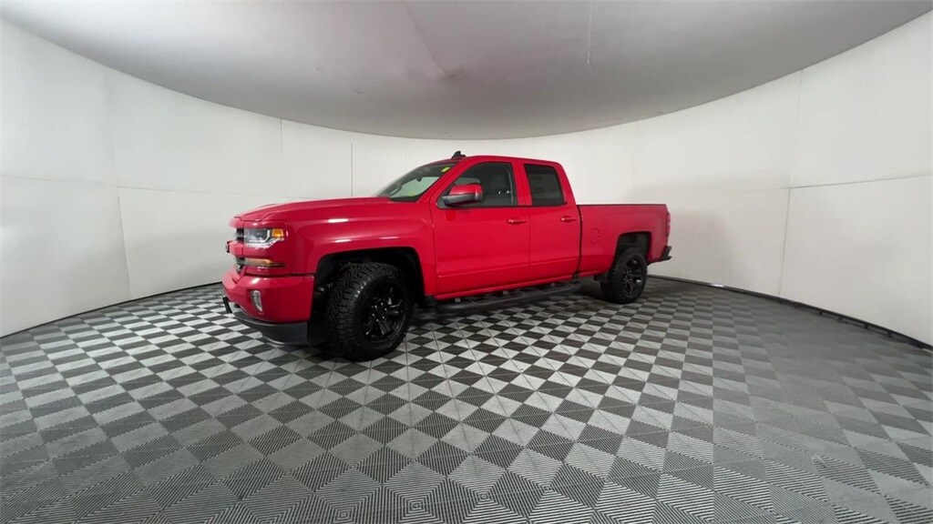 2016 Chevrolet Silverado 1500 LT photo 4