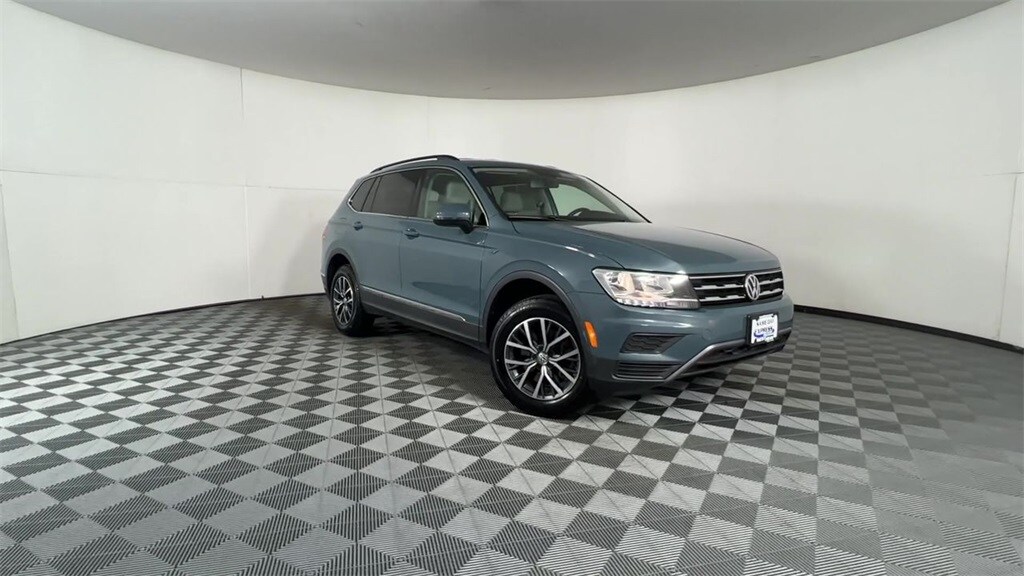 2020 Volkswagen Tiguan SE photo 2