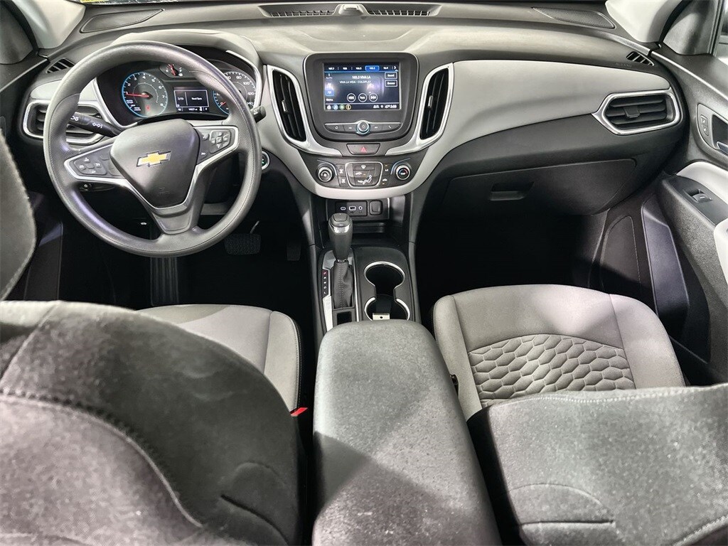 2019 Chevrolet Equinox LS photo 2