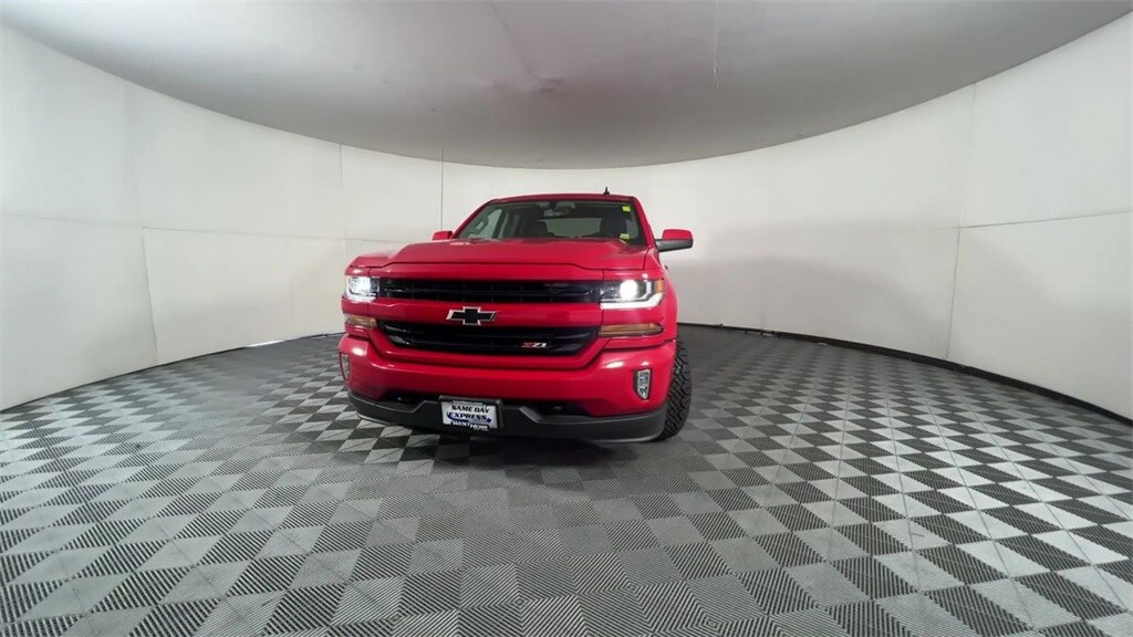 2016 Chevrolet Silverado 1500 LT photo 3