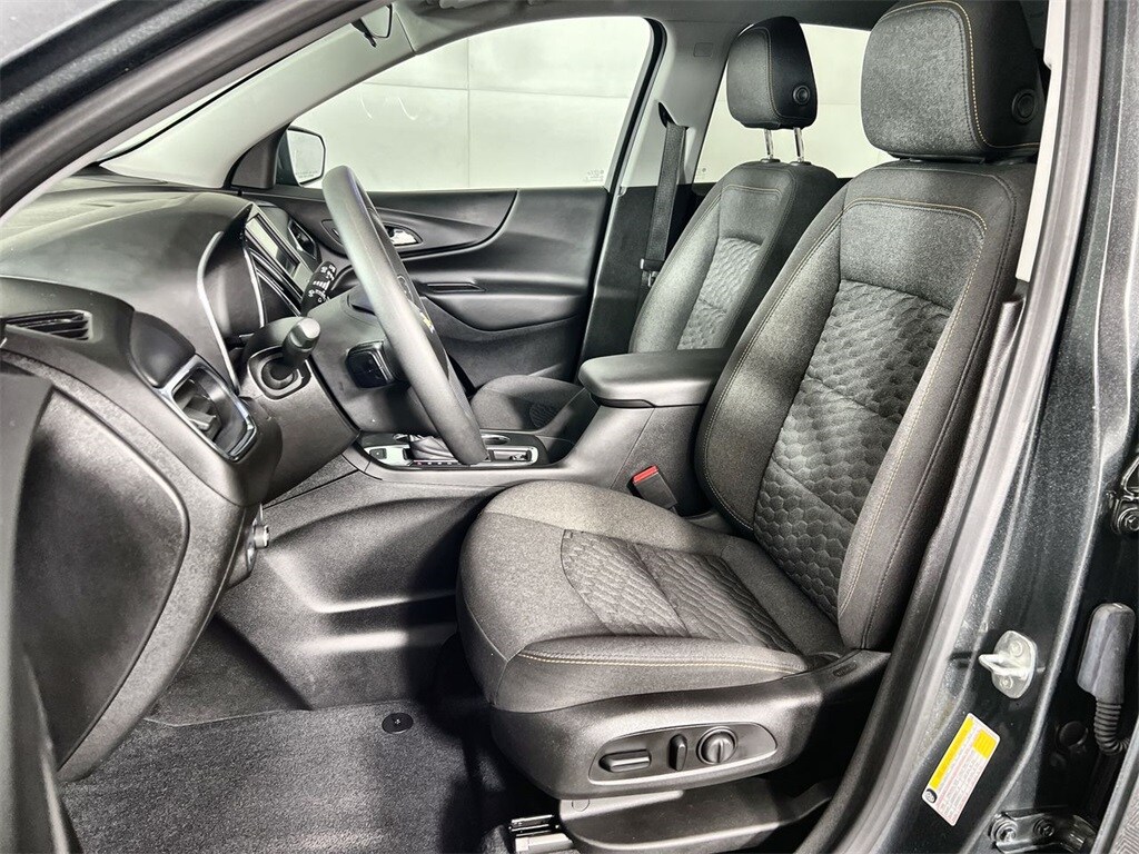 2019 Chevrolet Equinox LT photo 3