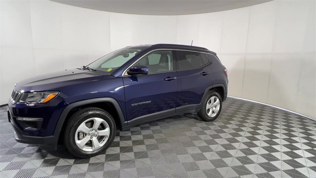 2020 Jeep Compass Latitude photo 3