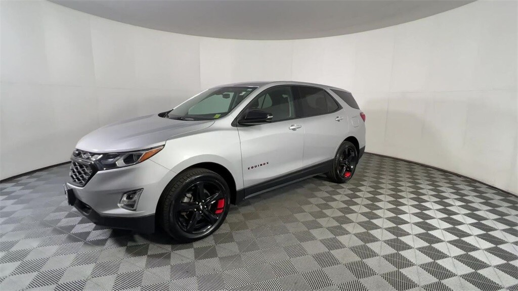 2019 Chevrolet Equinox LT photo 2