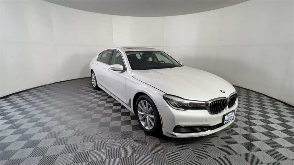2018 Bmw 740i xDrive Sedan photo 2